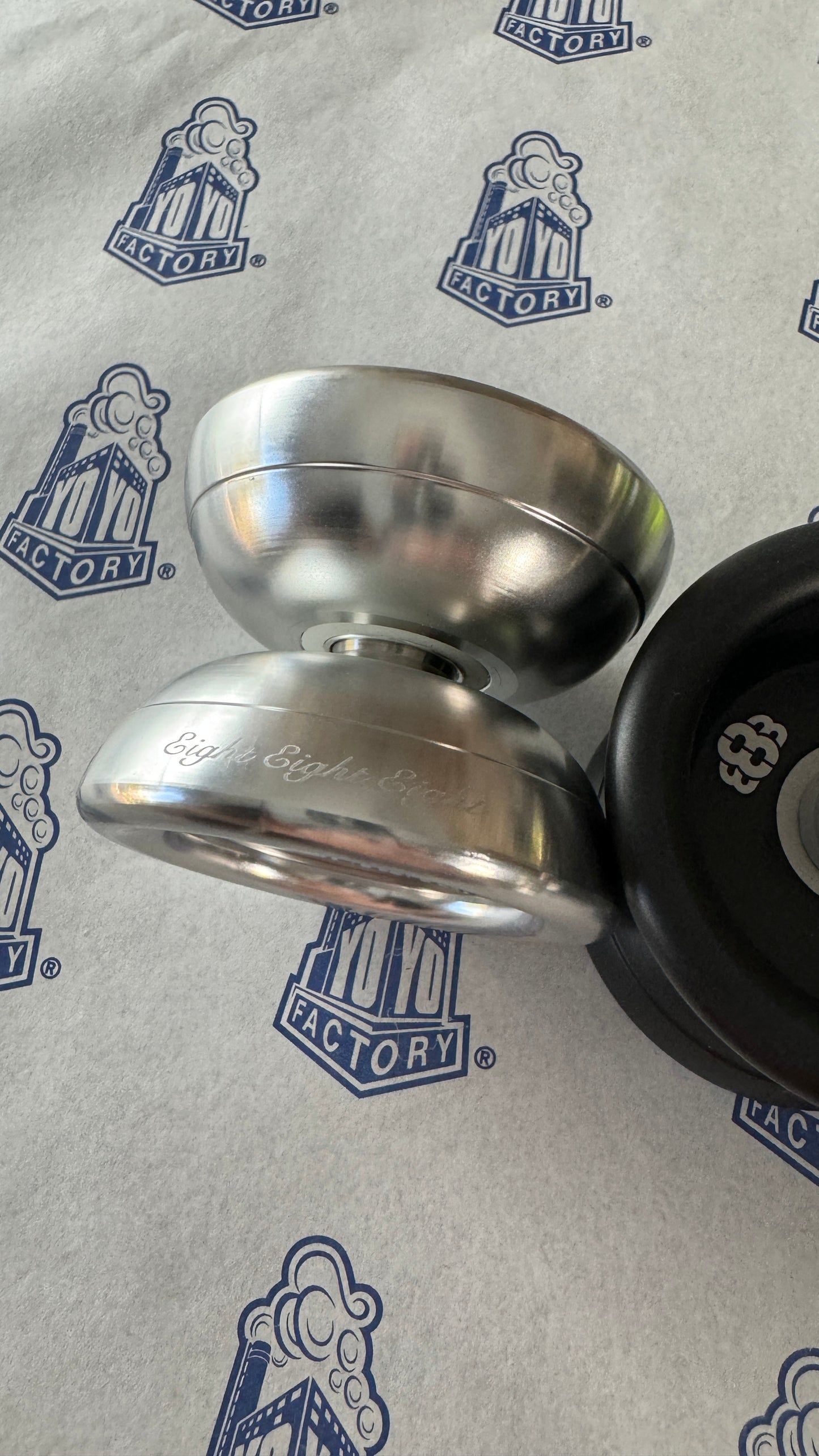 888 YoYo silvr bearing view