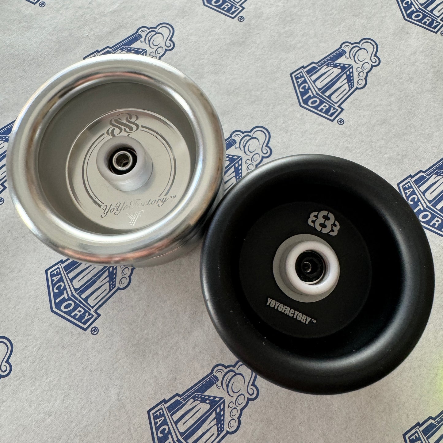 888 YoYo silver and black