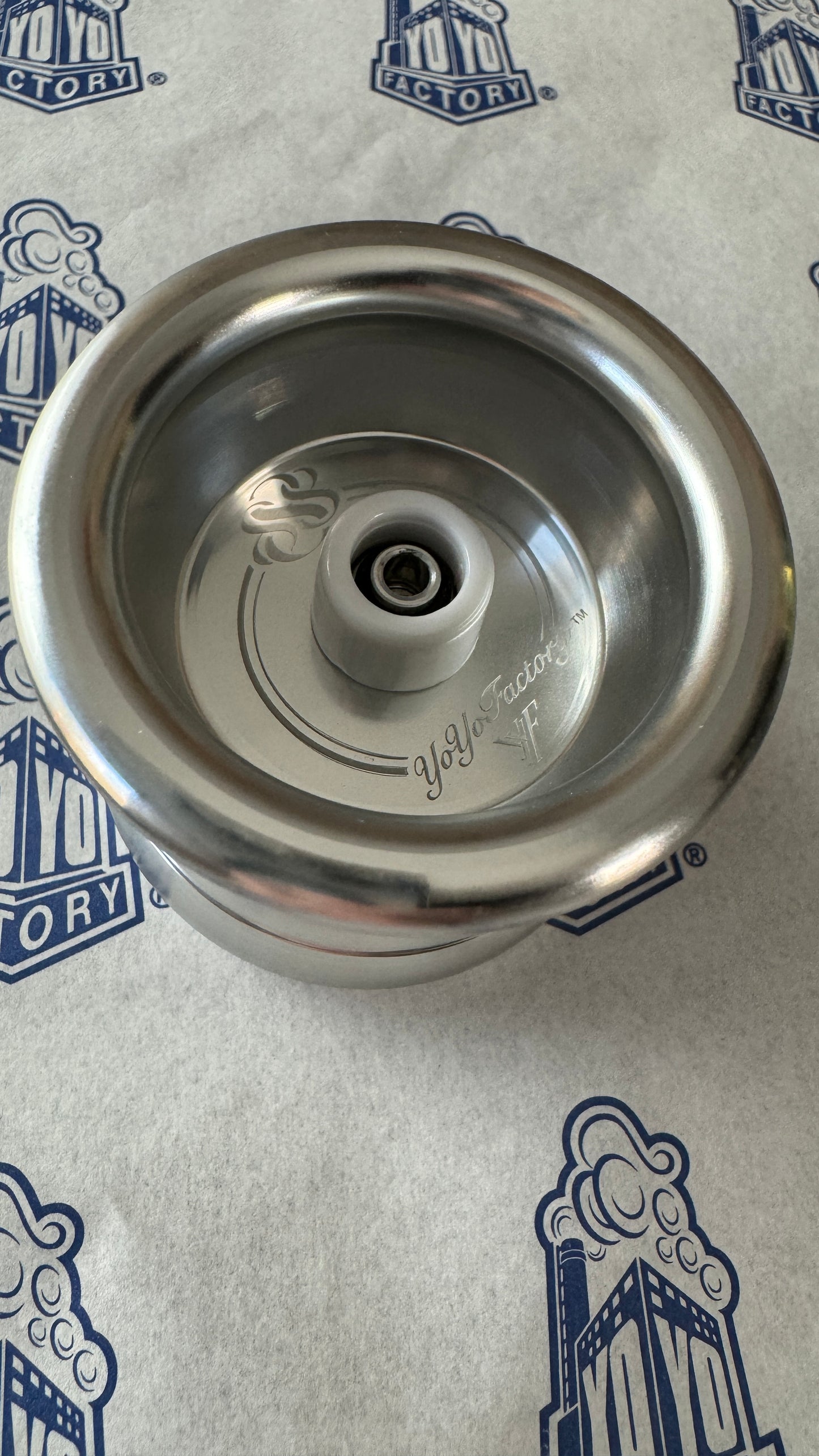 888 YoYo silver