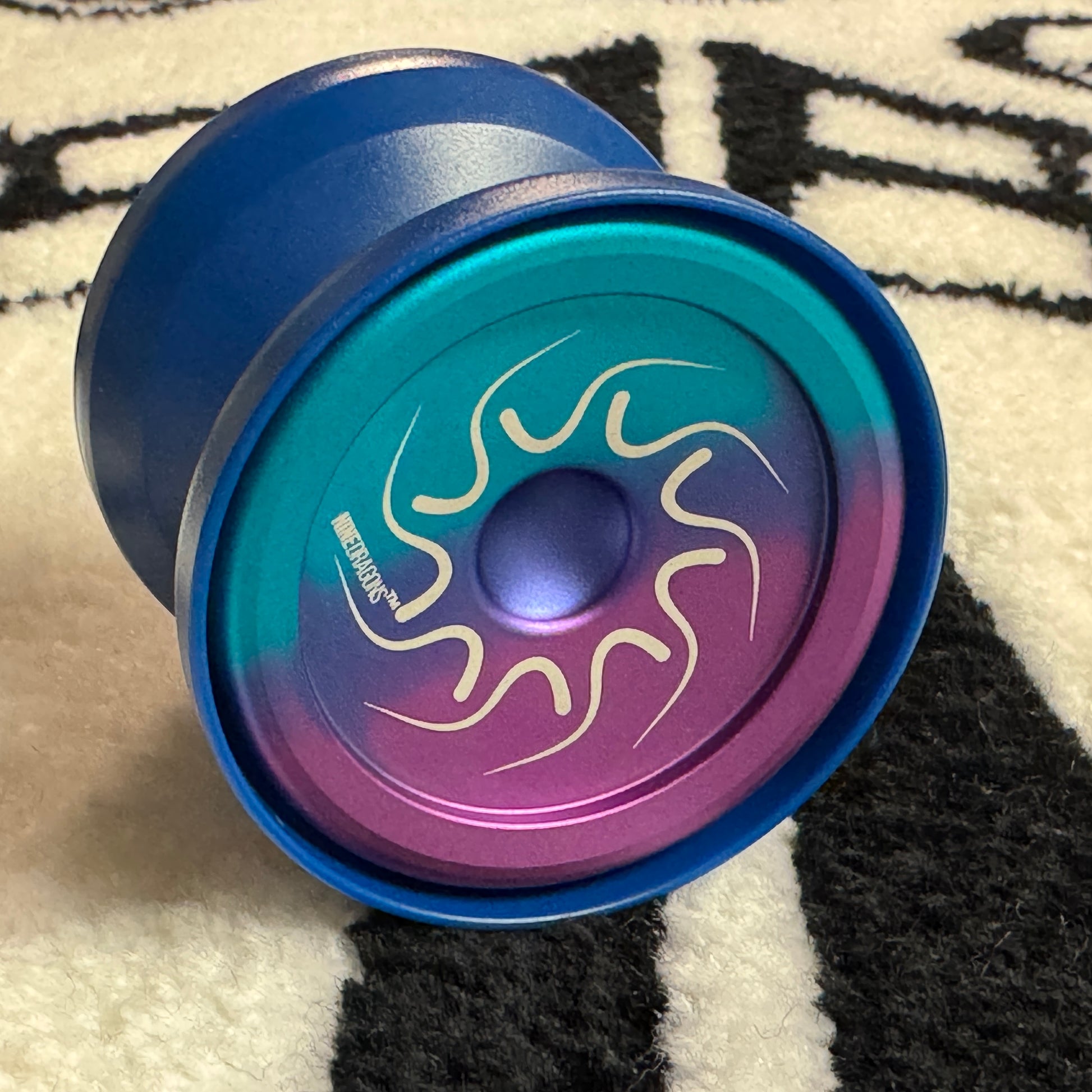 NINE DRAGONS YOYO Aqua/Violet with blue caps